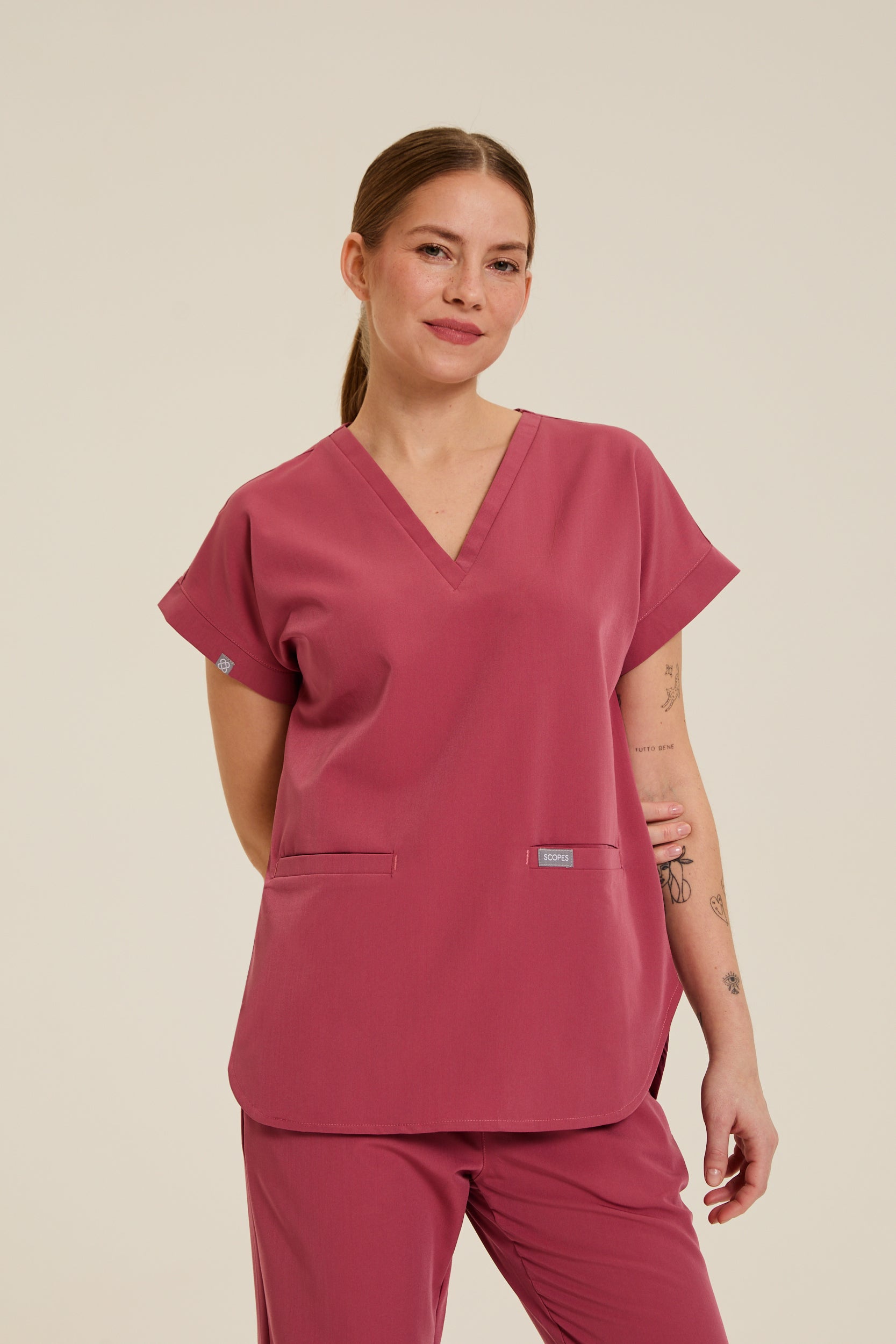 Coral top with relaxed fit
Coral short-sleeve top