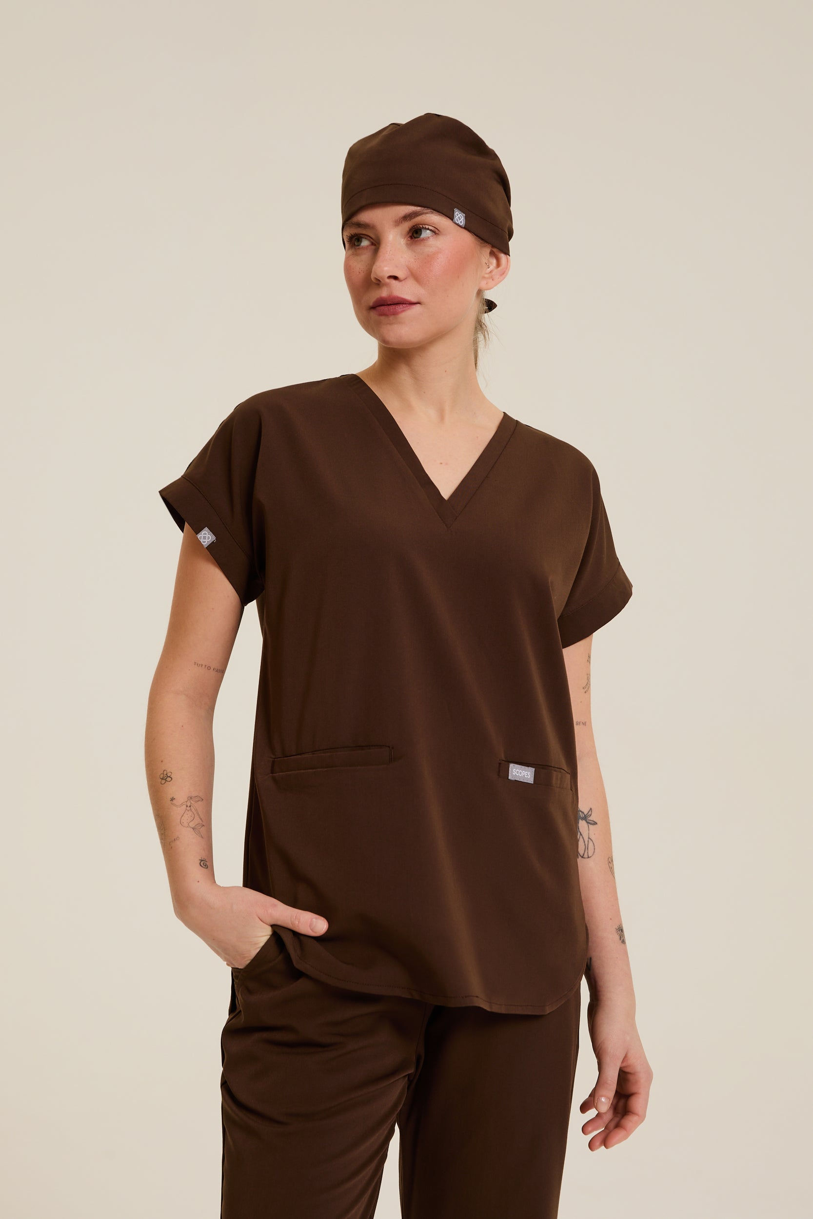 Brown top with relaxed fit
Brown short-sleeve top