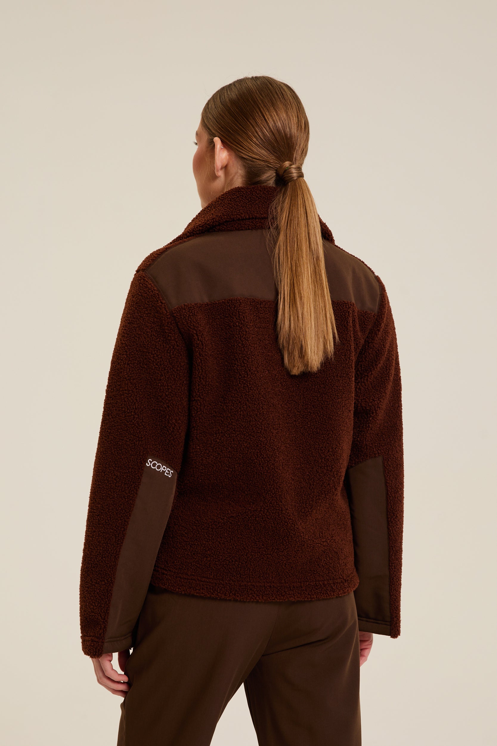 Brown medical fleece
Bear-colour medical fleece
Brown fleece jacket for healthcare staff